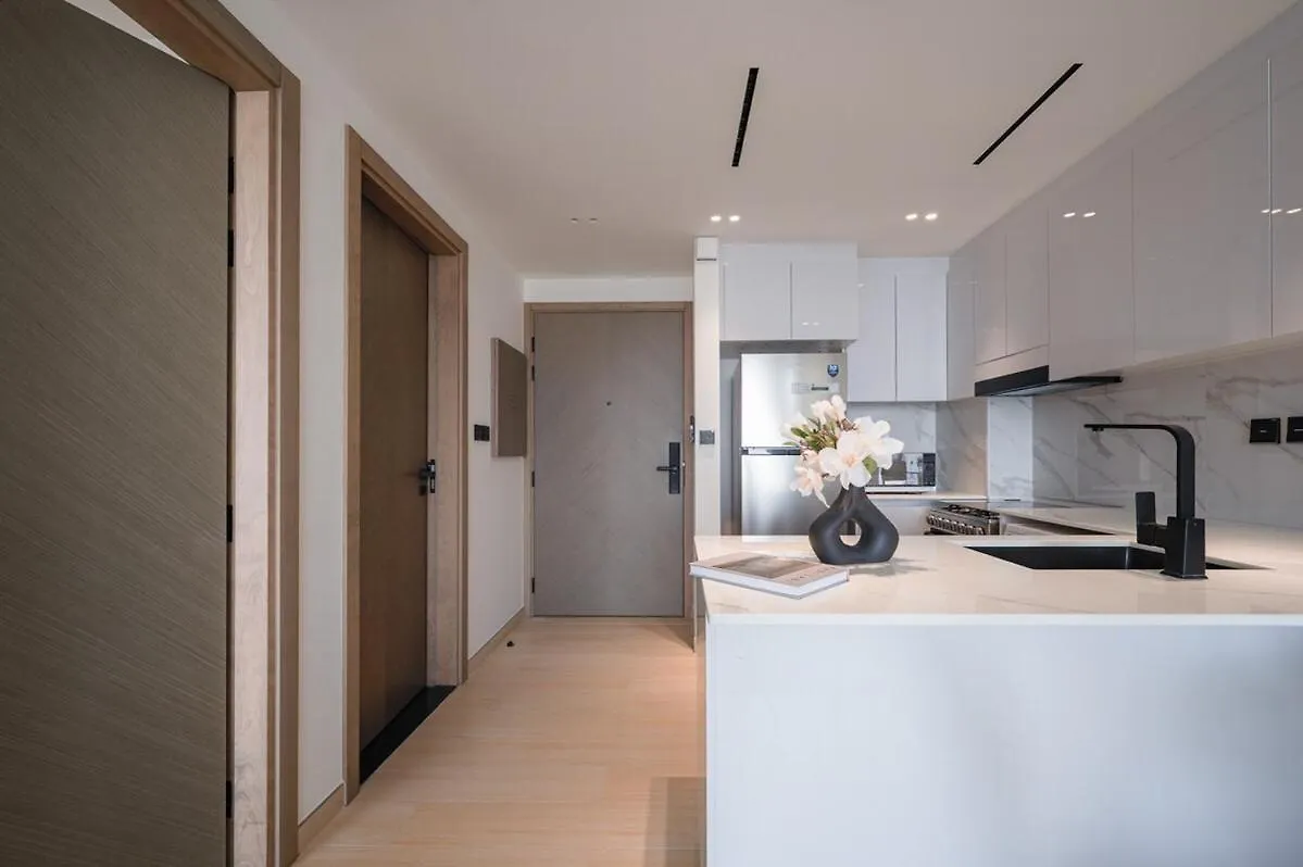 Brand New Luxurious - Modern 1Br - Pool - Gym Apartment Dubai