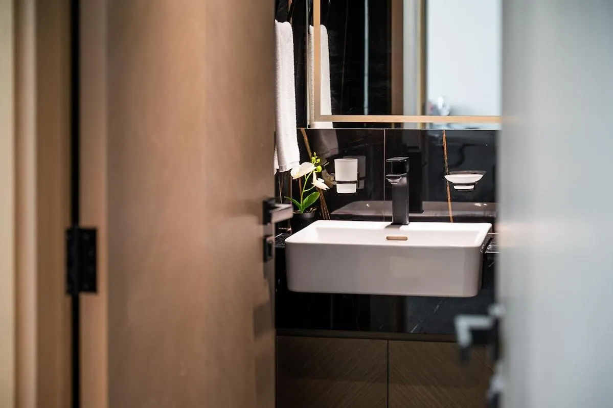 Brand New Luxurious - Modern 1Br - Pool - Gym Apartment Dubai