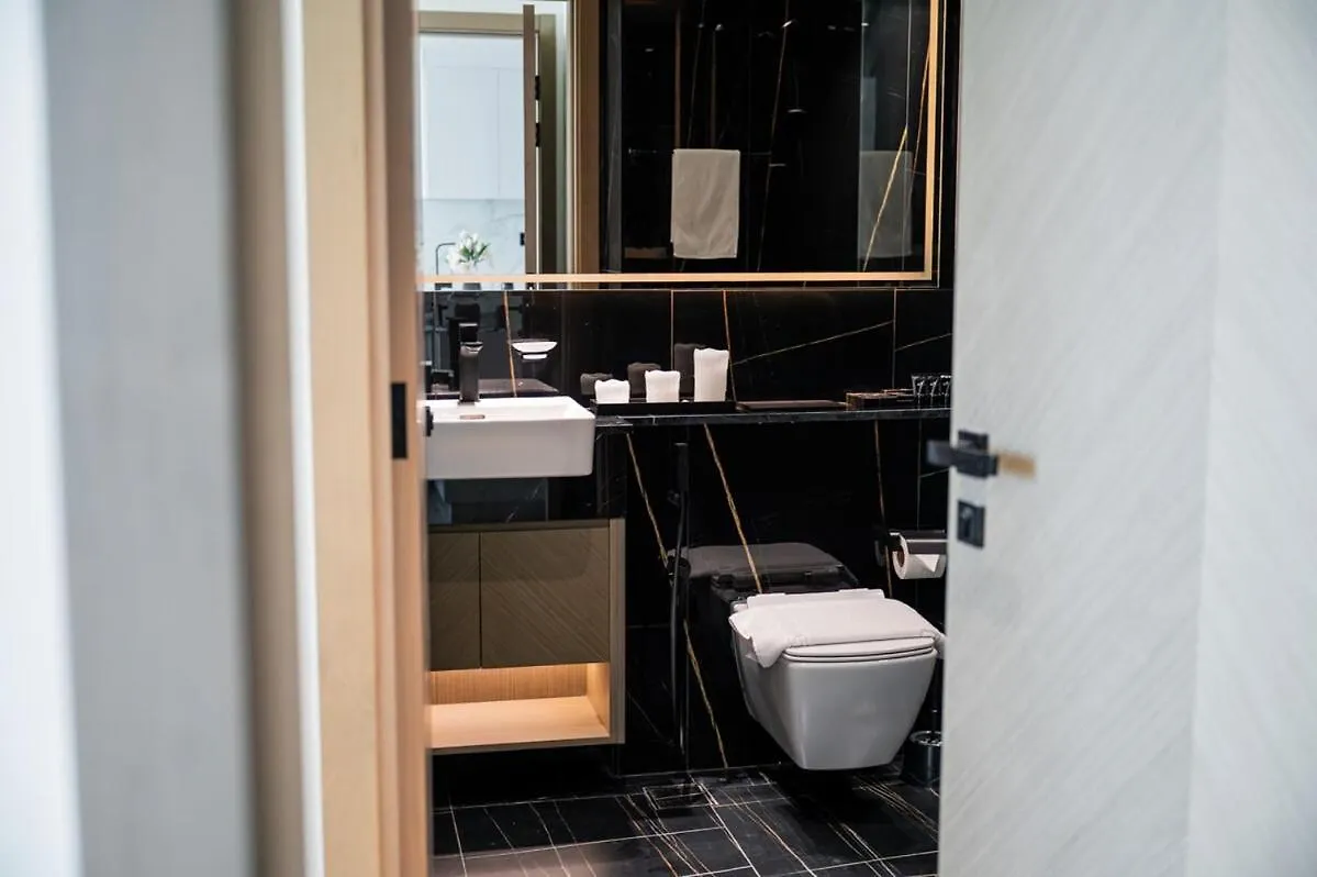 Brand New Luxurious - Modern 1Br - Pool - Gym Apartment Dubai 0*,