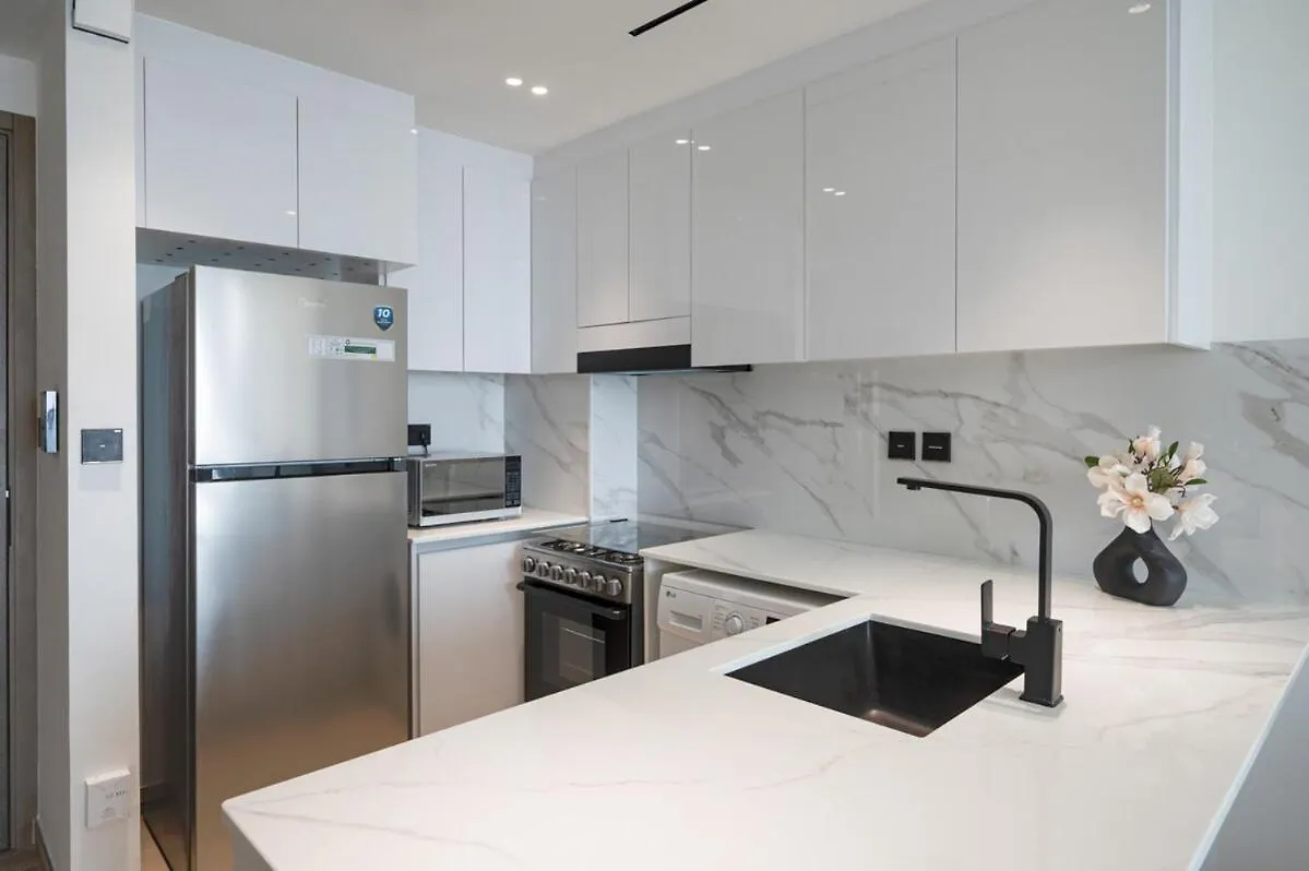 Brand New Luxurious - Modern 1Br - Pool - Gym Apartment Dubai 0*,  United Arab Emirates